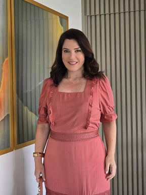 VESTIDO MIDI DETALHE GUIPIR